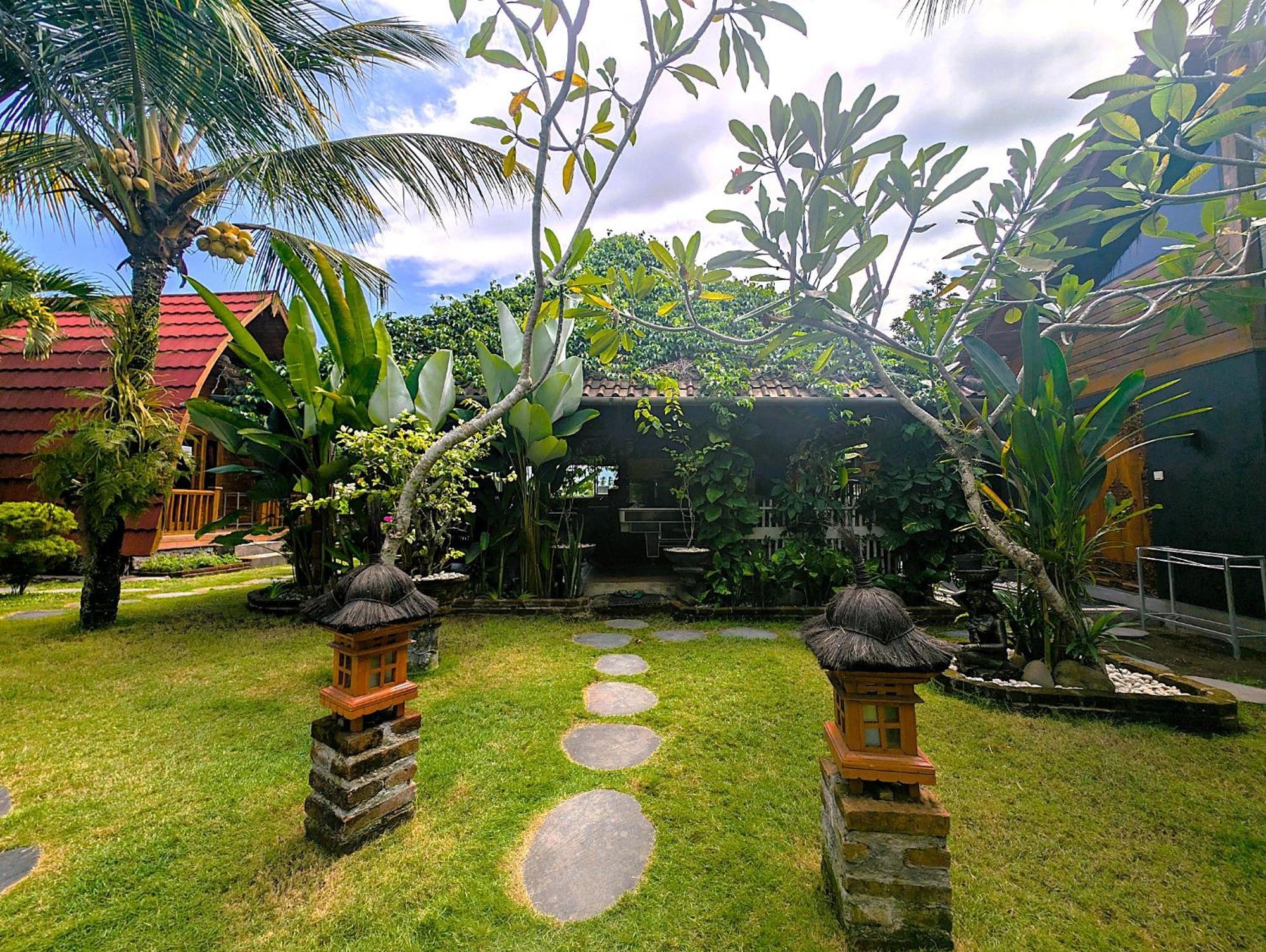 Ayumar Homestay Medewi Pulukan Exterior photo